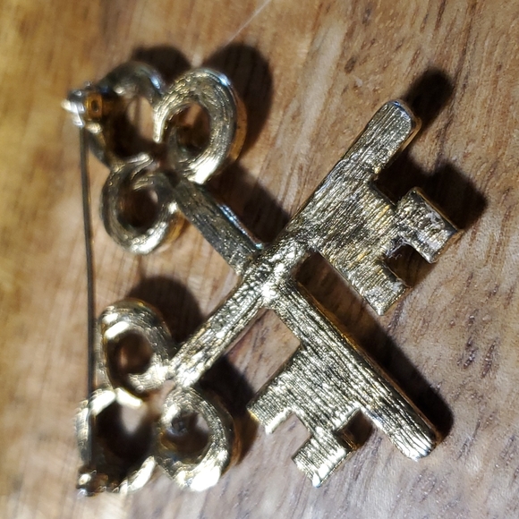 Vintage 80's R. Sirbin Double Rhinestone Key Rhinestone Pin - Picture 4 of 4